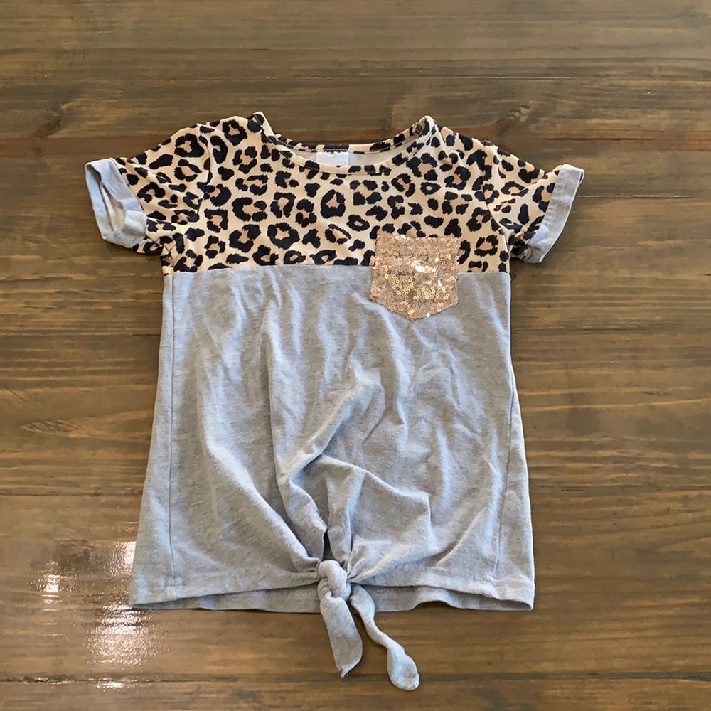 Leopard print and sequin pocket shirt. Size XL/5